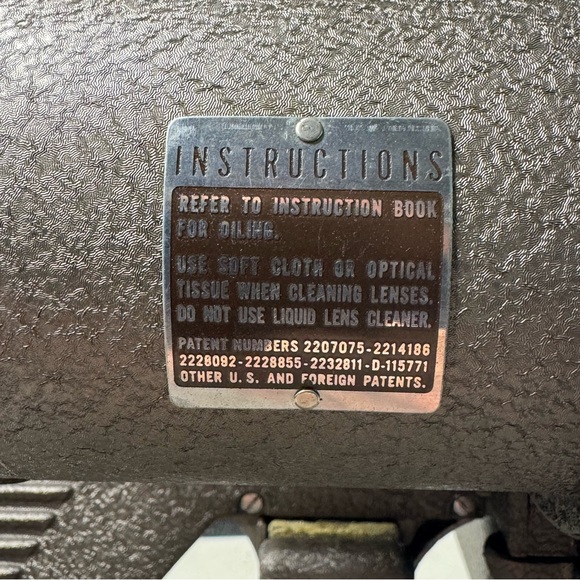 Revere Model 48 16mm Film Projector w/Original Hard Case & Cord - Picture 14 of 16